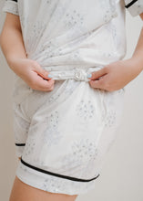 Load image into Gallery viewer, Mommy Pajamas - WINTER FLOWERS