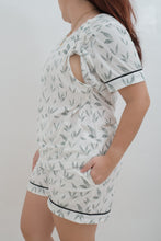 Load image into Gallery viewer, Mommy Pajamas - GREEN LEAVES
